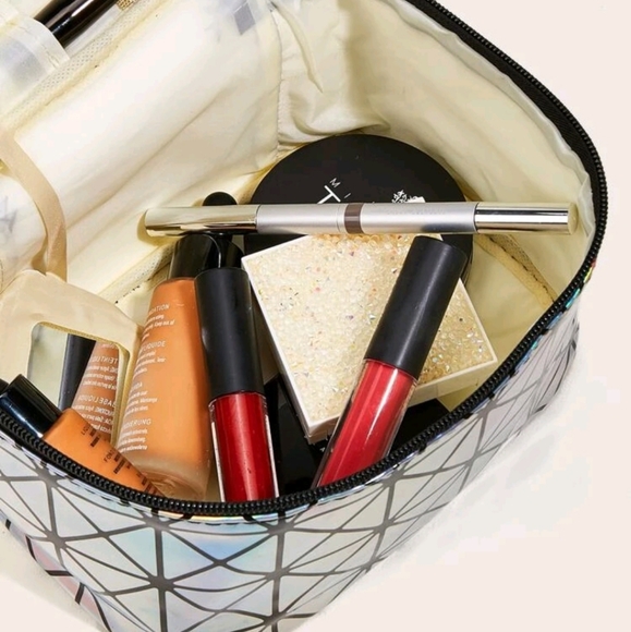 Holographic Metallic Makeup Bag - Picture 3 of 5